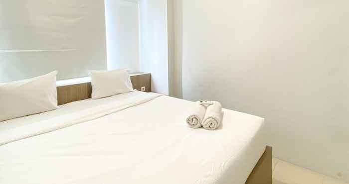 Bilik Tidur Minimalist and Good Deal 1BR at Bassura City Apartment By Travelio