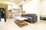 Lobby Modern Stay and Tidy 2BR at Meikarta Apartment By Travelio