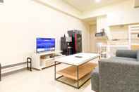 Common Space Modern Stay and Tidy 2BR at Meikarta Apartment By Travelio