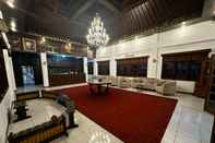 Lobby Sadinah Sahid by Meliala