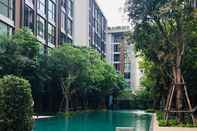 Kolam Renang BTS Thonglor New Luxury 2 Bedrooms