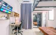 Bilik Tidur 2 Restful and Cozy Living Studio at Dave Apartment By Travelio