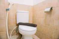 In-room Bathroom Enjoy Living and Best Deal Studio Green Pramuka City Apartment By Travelio