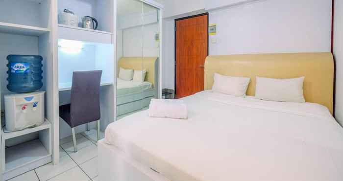 Bedroom Homey and Good Studio at Kebagusan City Apartment By Travelio