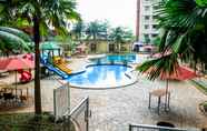 Kolam Renang 4 Homey and Good Studio at Kebagusan City Apartment By Travelio