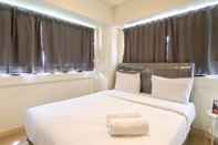 Kamar Tidur Modern Look and Good Deal 3BR Meikarta Apartment By Travelio