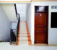 Lainnya 4 J&B Rooms Tomang Jakarta Mitra RedDoorz