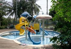 Swimming Pool 7 Golf View and Comfy 2BR at The Mansion Kemayoran Apartment By Travelio