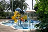 Swimming Pool Golf View and Comfy 2BR at The Mansion Kemayoran Apartment By Travelio