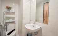 In-room Bathroom 6 The Urban and Relaxing Studio at Delft Ciputra Makassar Apartment By Travelio