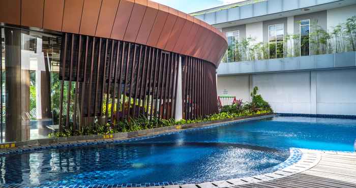 Kolam Renang Antero Hotel Jababeka Cikarang