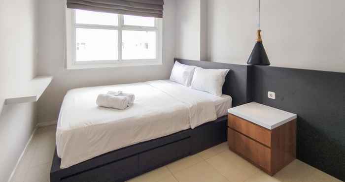 ห้องนอน Stylish and Convenient 1BR Apartment Parahyangan Residence By Travelio