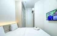 Bilik Tidur 2 Modern Look and Calm 1BR Vasanta Innopark Apartment By Travelio