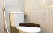 In-room Bathroom 7 Modern Look and Calm 1BR Vasanta Innopark Apartment By Travelio