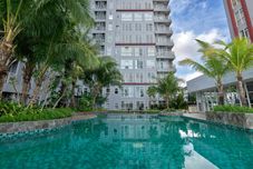 泳池 Best Price and Cozy 2BR Apartment Vida View Makassar By Travelio