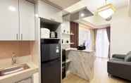 Common Space 4 Best Price and Cozy 2BR Apartment Vida View Makassar By Travelio