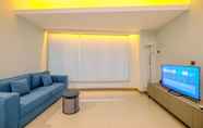 Ruang untuk Umum 3 Cozy and Good Choice 2BR Grand Kamala Lagoon Apartment By Travelio