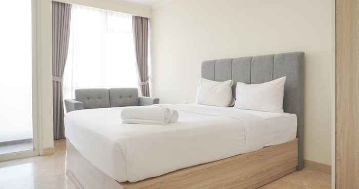 Kamar Tidur Comfy and Strategic Studio Menteng Park Apartment By Travelio