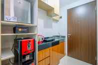 Common Space Restful and Good Choice Studio at Transpark Cibubur Apartment near Mall By Travelio