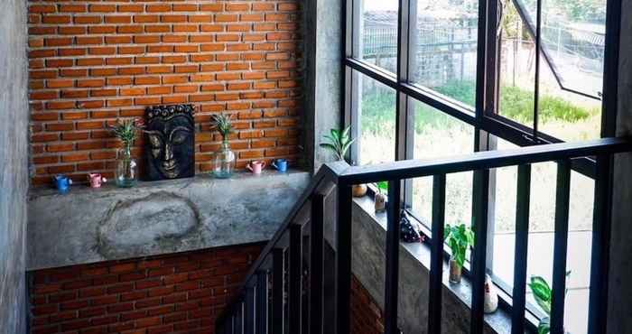 Bangunan Moon 360 Loft House