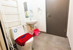 In-room Bathroom 5 Lovina 25-AL at One Residence Near Ferry Terminal