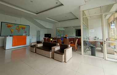 Lobi 2 Harrison Hotel Ende