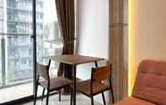 พื้นที่สาธารณะ 4 Modern and Good 2BR Daan Mogot City Apartment By Travelio