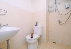 In-room Bathroom 5 Comfy and Warm Studio at Park View Condominium Apartment By Travelio