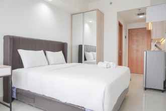 Bedroom 4 Comfy and Good Look Studio Apartment at Evenciio Margonda By Travelio