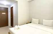 Kamar Tidur 2 Serene Designed and Tidy Studio Transpark Juanda Bekasi Timur Apartment By Travelio