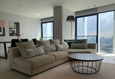 Others 2 Lumi Tropicana