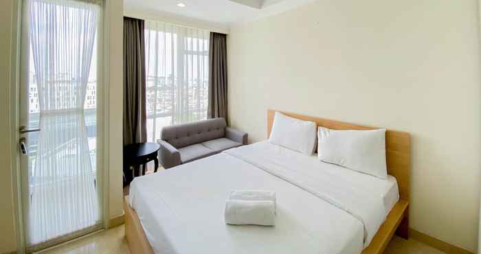 Bedroom Modern Look and Fresh Studio Menteng Park Apartment By Travelio