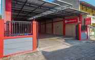 Exterior 2 RedDoorz near Kampus UNY Jogja