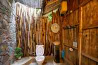 Toilet Kamar Selini Hills