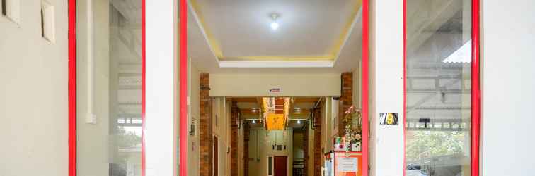 Lobby RedDoorz near Puri Anjasmoro Area Semarang