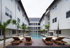 Swimming Pool 2 Cove Nawaprita