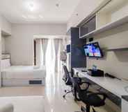 Bedroom 5 Comfy and Strategic Studio at Skyland City Jatinangor Apartment By Travelio