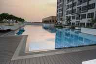 Swimming Pool Lovina 5-03 at HarbourBay Residence