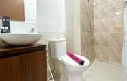 Toilet Kamar 7 Modern and Great Choice 2BR at Transpark Juanda Bekasi Timur Apartment By Travelio