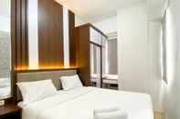 Bilik Tidur Modern and Great Choice 2BR at Transpark Juanda Bekasi Timur Apartment By Travelio
