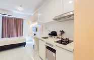 Common Space 5 Relaxing and Nice Studio at Sky House Alam Sutera Apartment By Travelio