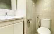 In-room Bathroom 7 Cozy and Warm Studio at Vasanta Innopark Apartment By Travelio