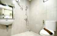 In-room Bathroom 7 Modern and Comfy Studio at Pollux Chadstone Apartment By Travelio