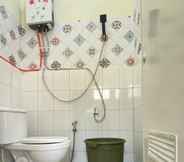 In-room Bathroom 4 Homestay Defaza47 Garut