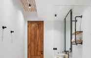 In-room Bathroom 3 Alicante Villa by Hombali