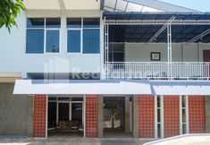 Exterior 5 Kostel Satu Semarang Redpartner