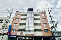 Bangunan OYO 1045 Rayjan Apartelle