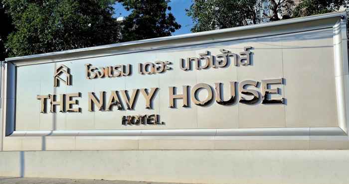 Bangunan The Navy House Hotel