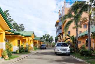 Exterior RedDoorz @ Farm Side Hotel Laoag City