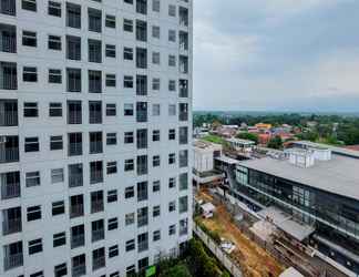 Bên ngoài 2 Modern & Cozy Design Studio Serpong Garden Apartment By Travelio